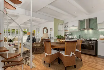 Image de Lush Oasis in the Heart of Green Point