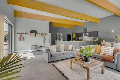 Image de Spacious, stylish 4bed home w/patio, garden & parking
