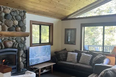 Image de Rubicon Lookout: Lake Access, Mountain/Tree Views