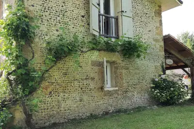Image de Bâtisse en pierre de l' Adour du Xvii, à la campagne, avec bain nordique
