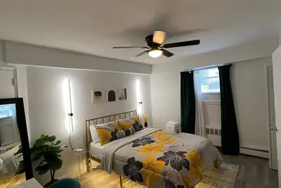Image de Cozy secret apartment with free parking in Yonkers\n