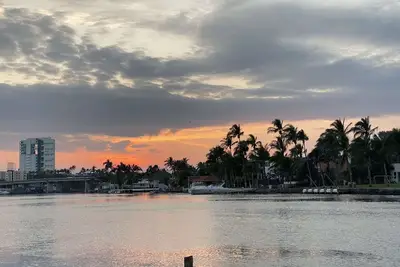 Image de Ocean view, pool, beach, great location. . ! Family & friends place. ! !