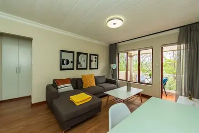 Image de Peaceful home 4, 7km to Sandton city