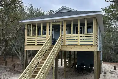 Image de Brand New Home on the quiet end of Carova, Nc only a few blocks from the ocean!