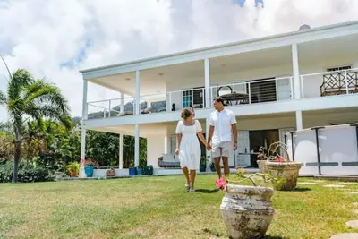Image de Serendipity, New Elegant Home, Private Gardens