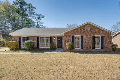 Image de 5 Mi to Fort Moore: Quiet Columbus Home w/ Yard