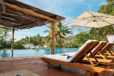 Image de Beachfront Bliss! Private Beach and Spa Access. Daily Maid Service.