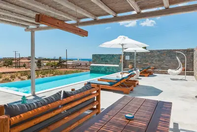 Image de Luxurious Paros Villa | 8 Bedrooms | Villa Horizon Retreat | Private Pool & Fantastic for Family Getaways