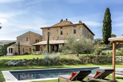 Villa à Chianciano Terme avec 7 chambres à coucher, 15 couchages