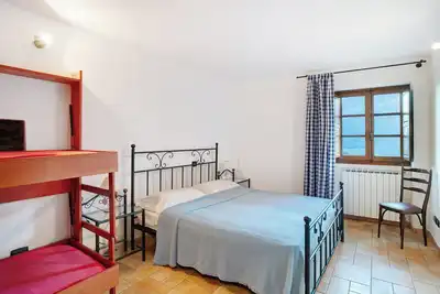 Image de Appartement \"Casa Azzurra - Sciu'pepin\" avec jardin privé, balcon et Wi-Fi