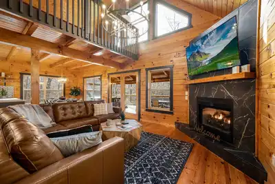 Image de Cozy Modern Cabin in the Smokies -- minutes from Dollywood
