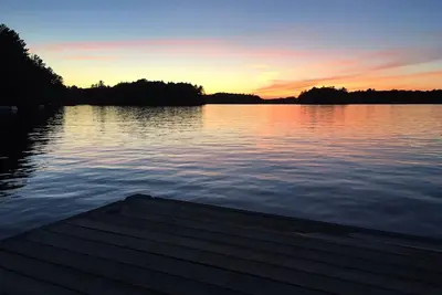 Image de Beautiful Cottage on Lake Muskoka w/ Hot Tub