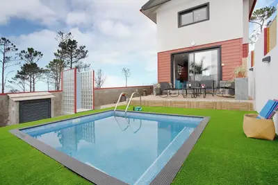 Image de Maison de vacances 'Maravilha Da Costa' avec piscine privée, Wi-Fi et climatisation