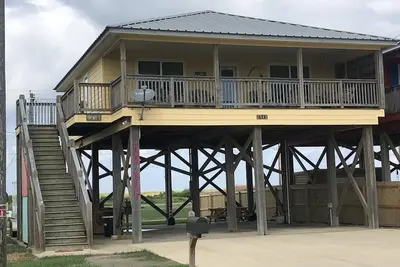 Image de Stylish family friendly house close to the beach. Pet friendly!