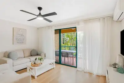 Image de Sunrise Sea 8 - In the Heart of Coolangatta - Min. 3 Night Stays!