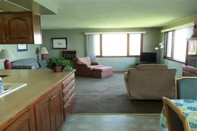 Image de House #133 Cozy 3 bedroom Family home with Spectacular views.