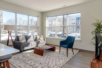 Image de Modern Burlington 2br w/ Gym & W/D, nr Dining & Shops, by Blueground