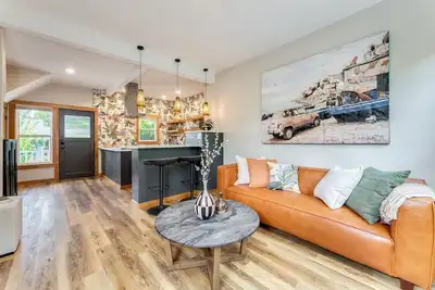 Image de Charming Victorian 2 Bdrm Sellwood Apt Near Dining, Shopping & River Recreation