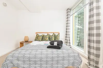 Image de Leeds - Sleeps 4 - Free Parking - Pet Friendly