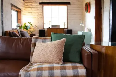 Image de Mud Brick Eco Retreat | 15 mins from Castlemaine