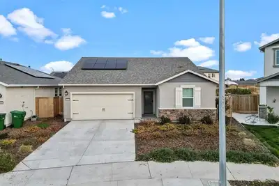 Image de A beautiful home located close to the Lodi Wineries.