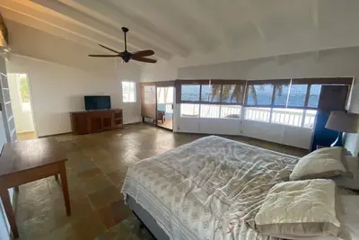 Image de Tranquil Beachfront Duplex-type Private House!