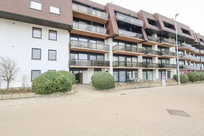 Image de Appartement avec vue latérale sur la mer