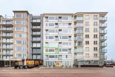 Image de Appartement en bord de mer avec balcon