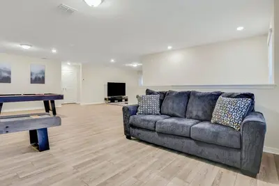 Image de Luxurious 9br Retreat | Pool, Games, & More