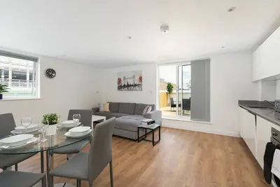 Image de Skyvillion - Grand Appartement 4 chambres avec balcon et parking