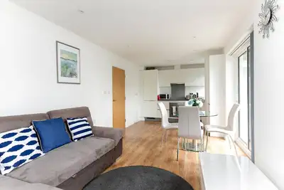 Image de Tour Skyvillion Point Enfield 1 chambre avec balcon