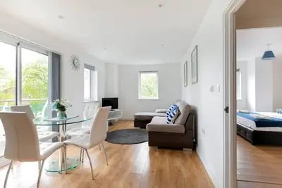 Image de Skyvillion - Tower Point Enfield 1 chambre avec balcon