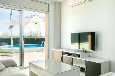 Image de Appartement avec piscine privée et jardin à Figueres, près des plages et du musée Dali