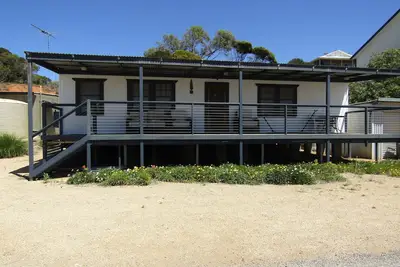 Image de Bonnie Bliss - Neat little shack on the esplanade!