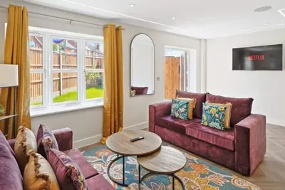 Image de Huge House, Contractors & Families, Free Parking