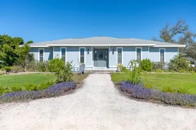 Image de Welcome to your personal slice of paradise