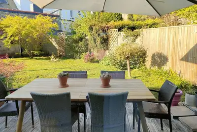 Image de Maison de ville exposée sud très calme, 10mn des plages  + chatte à nourrir