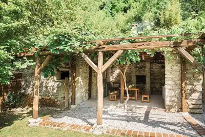 Image de Kuninez, holiday home on top location with summer kitchen