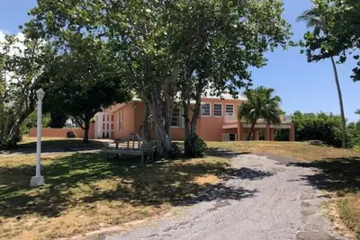 Image de Lots of great space for families or groups coming to enjoy Bermuda!