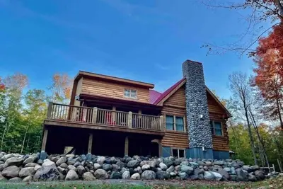 Image de Spacious Family Cabin, Hot Tub & Pet Friendly!