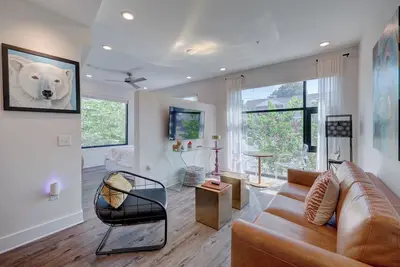 Image de The Hive 101 King Suite Pet Friendly by BlueStar