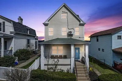 Image de Grand View • Natural Light • 7 Beds • Sleeps 11!