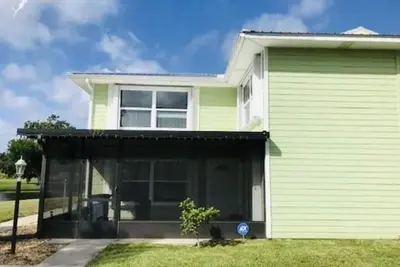 Image de Beautiful 2/2 townhome across from world class Lake Okeechobee Bass fishing!