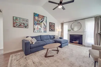 Image de Fully Updated 3 Br Ranch Escape—Near Usnwc/Airport