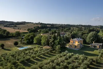 Image de A typical Italian Villa in the center of Italy.
