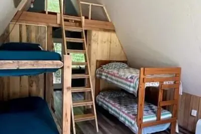 Image de Cabin #3 Francis - Custom built A-Frame Bunkhouse - pet and kid friendly