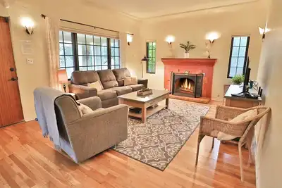 Image de Casa Sonrisa, 3 bed 2 bath in historic Sam Hughes neighborhood next to a park