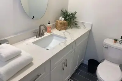 Image de Hollywood Bungalow Neighborhood