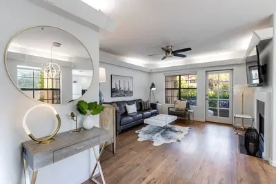 Image de Premier location in Scottsdale close to Old town & Open- Heated pool & jacuzzi😎