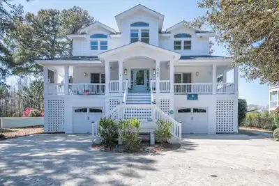 Image de Soundfront, Beach Trolly, Pool, Spa, Resort Access